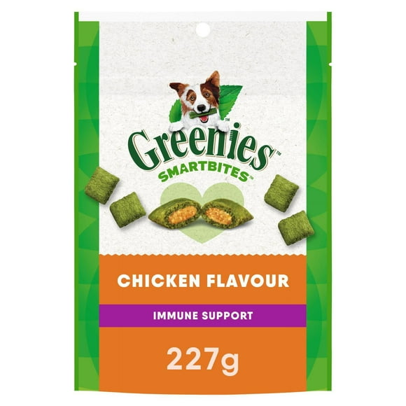 Greenies Smartbites Immune Support Chicken Flavour Crunchy & Creamy Adult Dog Treats, 227g